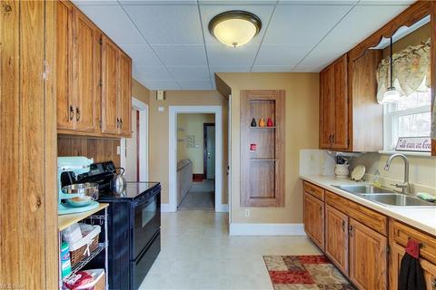 2427 10th St NW, Canton, OH 44708 photo 5