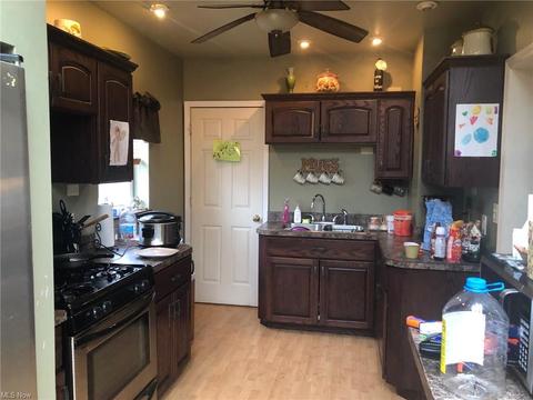 4906 Strong Ave, Ashtabula, OH 44004 photo 4