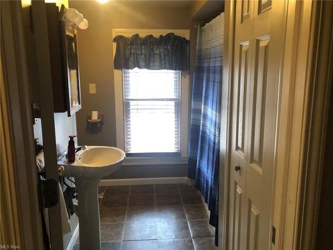 4906 Strong Ave, Ashtabula, OH 44004 photo 8