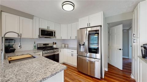 34354 Bramble Ln, Solon, OH 44139 photo 2