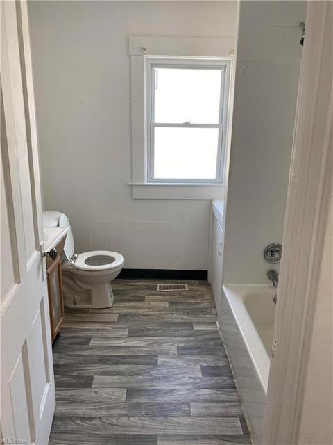 172 Elm St, Struthers, OH 44471 photo 5