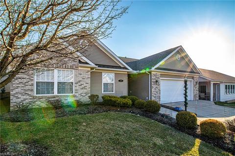 210 Falling Leaf, Seven Hills, OH 44131 photo 2