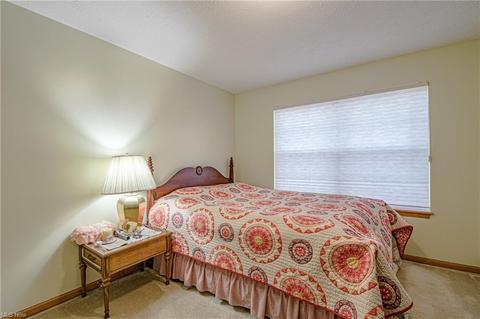 210 Falling Leaf, Seven Hills, OH 44131 photo 13
