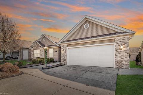 210 Falling Leaf, Seven Hills, OH 44131 photo 1