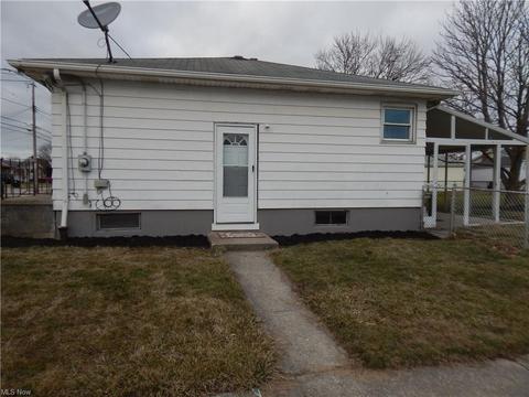 5831 Doris Dr, Brook Park, OH 44142 photo 2
