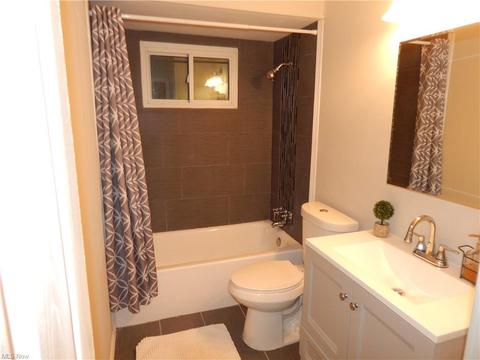 5831 Doris Dr, Brook Park, OH 44142 photo 16