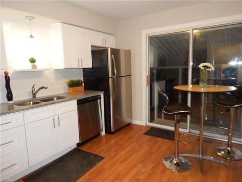 5831 Doris Dr, Brook Park, OH 44142 photo 3