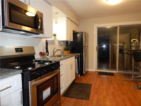 5831 Doris Dr, Brook Park, OH 44142 photo 5