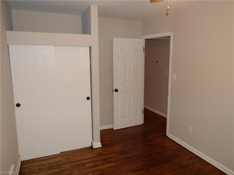 5831 Doris Dr, Brook Park, OH 44142 photo 11