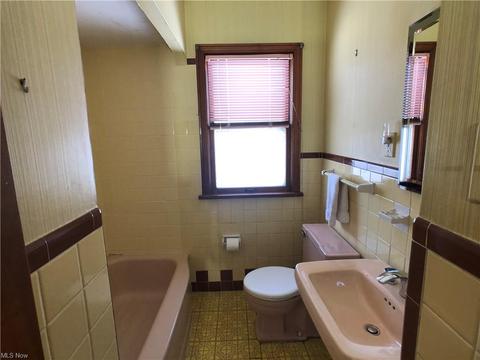 256 E 242nd St, Euclid, OH 44123 photo 14