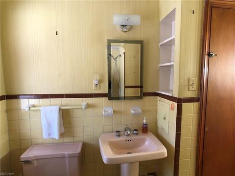 256 E 242nd St, Euclid, OH 44123 photo 15