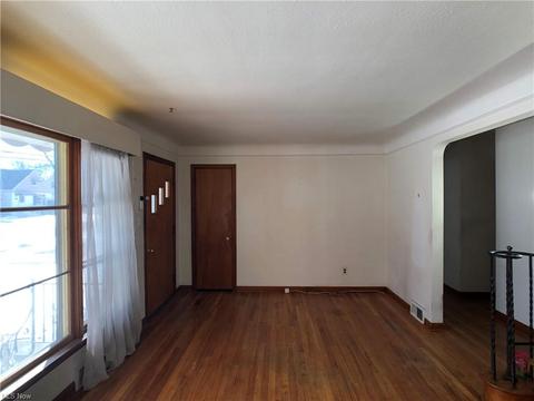 256 E 242nd St, Euclid, OH 44123 photo 6