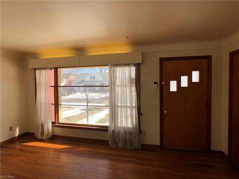 256 E 242nd St, Euclid, OH 44123 photo 8
