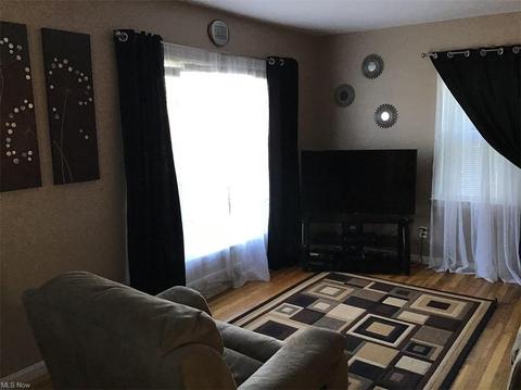 400 E 327th St, Willowick, OH 44095 photo 2