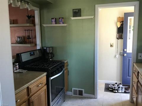 400 E 327th St, Willowick, OH 44095 photo 9