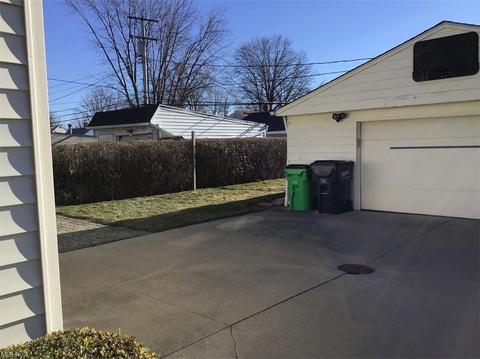 400 E 327th St, Willowick, OH 44095 photo 33