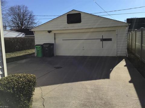400 E 327th St, Willowick, OH 44095 photo 31
