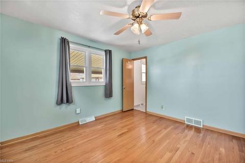 11080 Johnson Dr, Parma, OH 44130 photo 20