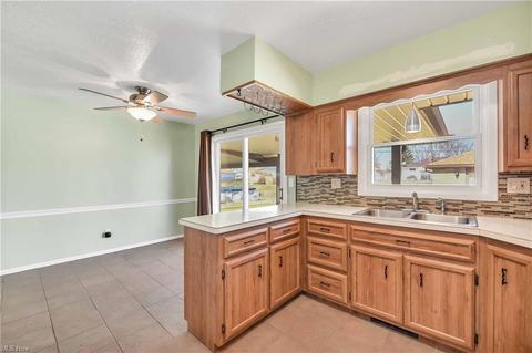 11080 Johnson Dr, Parma, OH 44130 photo 11