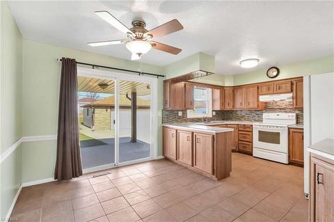 11080 Johnson Dr, Parma, OH 44130 photo 7