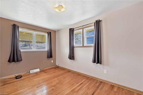11080 Johnson Dr, Parma, OH 44130 photo 16
