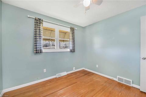 11080 Johnson Dr, Parma, OH 44130 photo 14