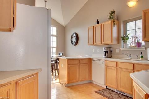 307 Eagleton Ct, Macedonia, OH 44056 photo 8