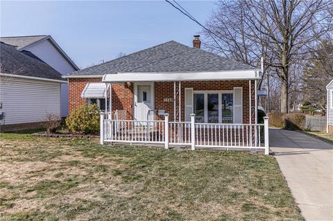 1760 E 300th St, Wickliffe, OH 44092 photo 1