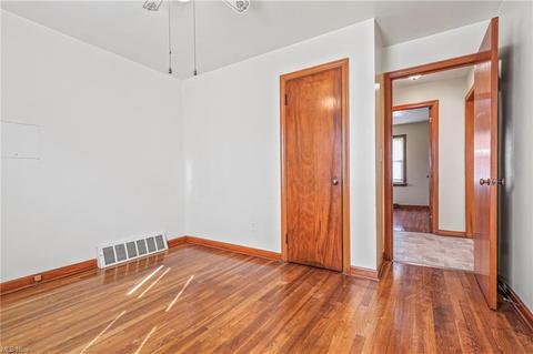 1760 E 300th St, Wickliffe, OH 44092 photo 17