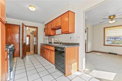1760 E 300th St, Wickliffe, OH 44092 photo 11
