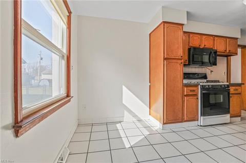 1760 E 300th St, Wickliffe, OH 44092 photo 10