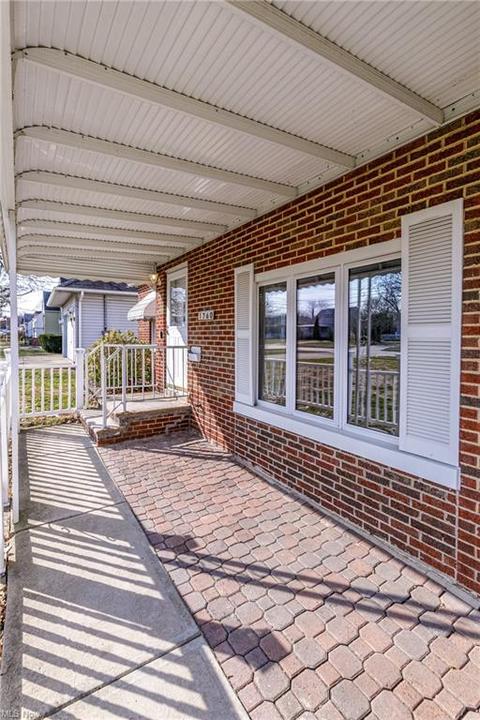 1760 E 300th St, Wickliffe, OH 44092 photo 3