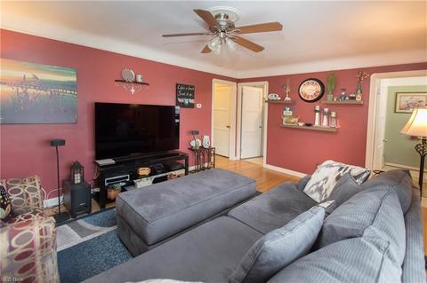 6111 Gilbert, Parma, OH 44129 photo 4