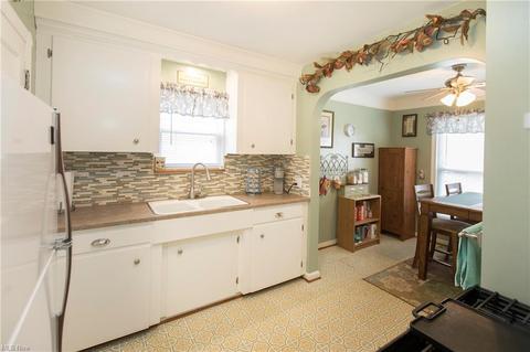 6111 Gilbert, Parma, OH 44129 photo 6