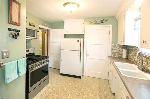 6111 Gilbert, Parma, OH 44129 photo 7