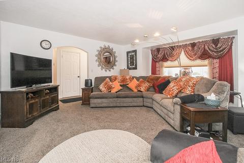 730 Gulf Rd, Elyria, OH 44035 photo 4