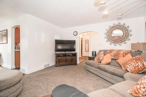 730 Gulf Rd, Elyria, OH 44035 photo 5