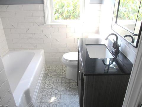 5053 Aurora St NW, Canton, OH 44708 photo 9