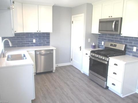 5053 Aurora St NW, Canton, OH 44708 photo 3