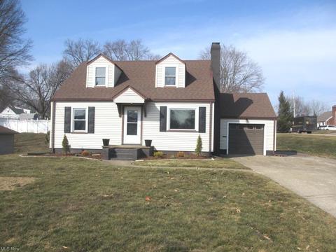 5053 Aurora St NW, Canton, OH 44708 photo 1