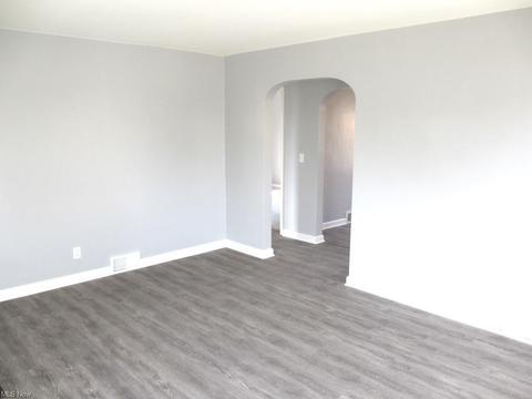 5053 Aurora St NW, Canton, OH 44708 photo 8