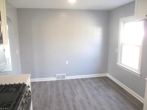 5053 Aurora St NW, Canton, OH 44708 photo 4