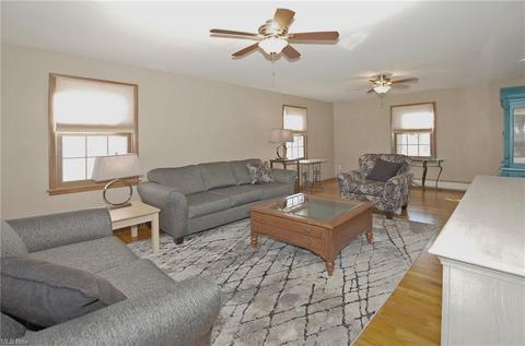 417 University Ave, Elyria, OH 44035 photo 2