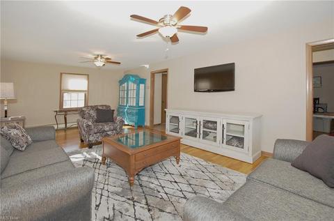 417 University Ave, Elyria, OH 44035 photo 3