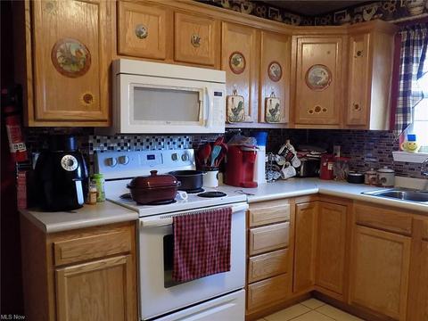 207 Railroad, Barnesville, OH 43713 photo 3