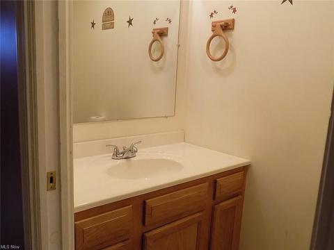 207 Railroad, Barnesville, OH 43713 photo 8