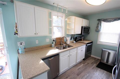 715 E 250th St, Euclid, OH 44132 photo 3