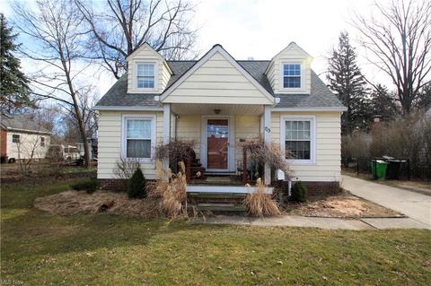 715 E 250th St, Euclid, OH 44132 photo 1