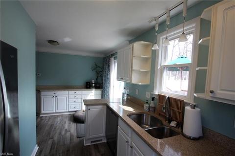 715 E 250th St, Euclid, OH 44132 photo 16