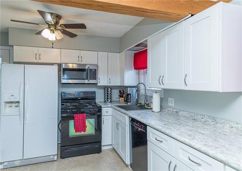 97 Arlington Cir, Wickliffe, OH 44092 photo 6